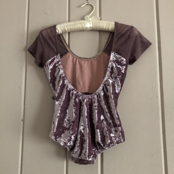 Velvet Cap Sleeve Luckyleo Leotard - Picture 2 of 3